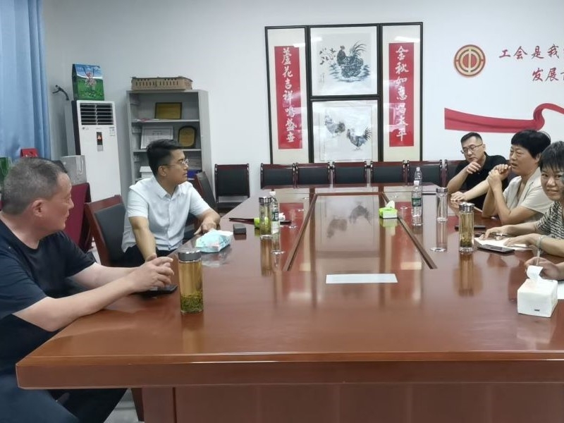 汶上縣政府黨組成員、副縣長劉海韻來金秋農(nóng)牧公司調(diào)研汶上蘆花雞產(chǎn)業(yè)發(fā)展情況